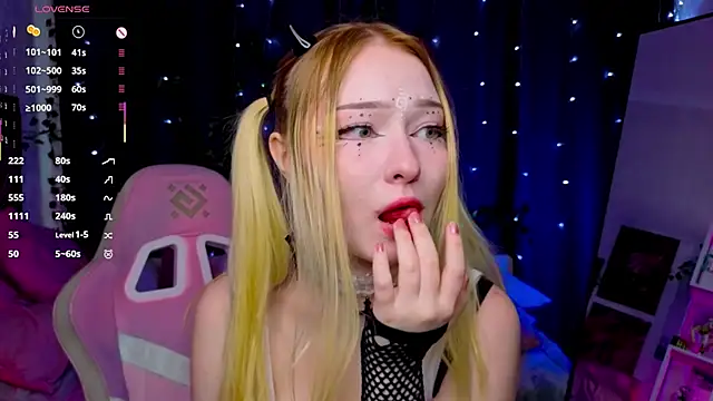 Snapshot of ElswythCovil chatting on 24, 9, 2025 ElswythCovil online show from 24, 9, 2025