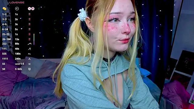 Snapshot of ElswythCovil chatting on 5, 10, 2025 ElswythCovil online show from 5, 10, 2025