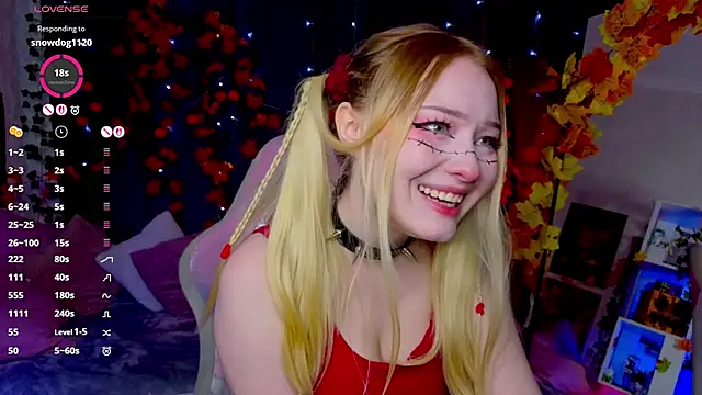 Snapshot of ElswythCovil chatting on 19, 10, 2025 ElswythCovil online show from 19, 10, 2025