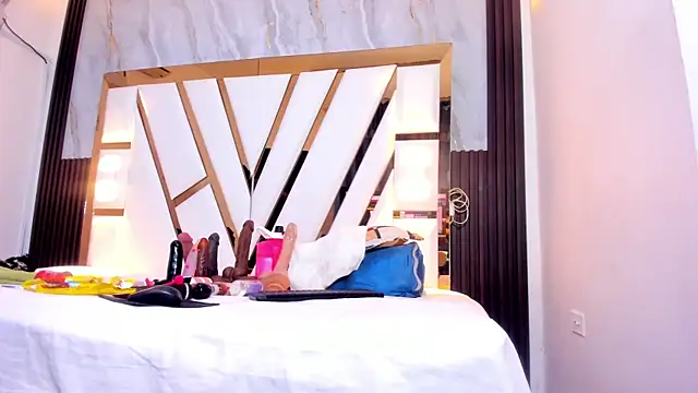 lola hornei online show from 21, 10, 2025