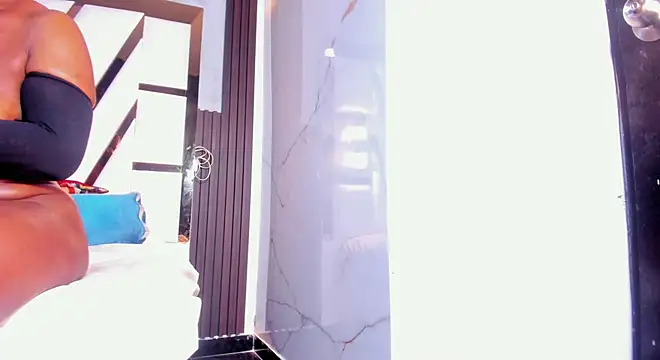 lola hornei online show from 8, 11, 2025