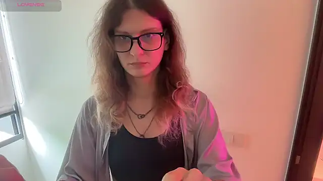 Alice Pinkhead online show from 5, 6, 2026