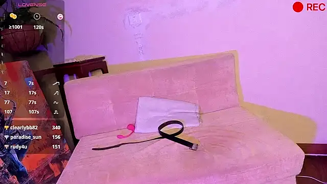 Nicholasrodrii online show from 16, 12, 2024