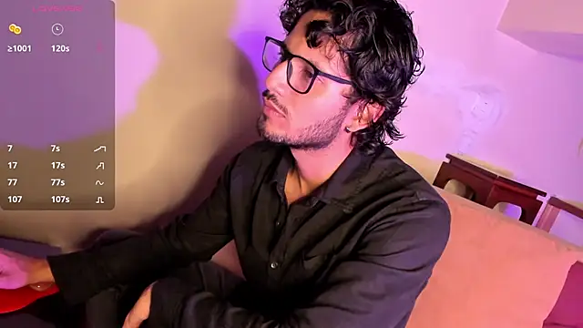 Nicholasrodrii online show from 4, 1, 2025