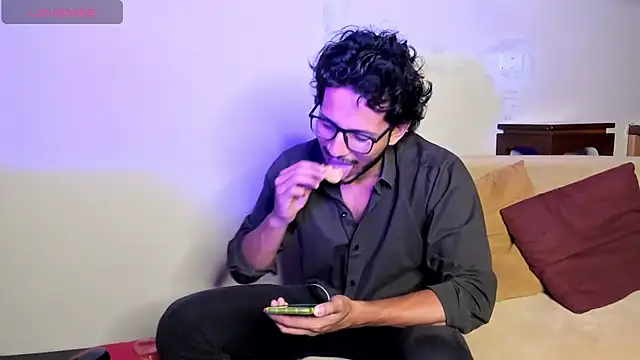 Nicholasrodrii online show from 8, 2, 2025