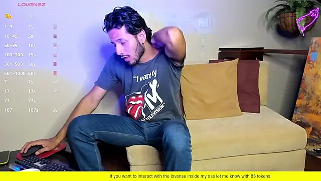 Nicholasrodrii online show from 10, 2, 2025