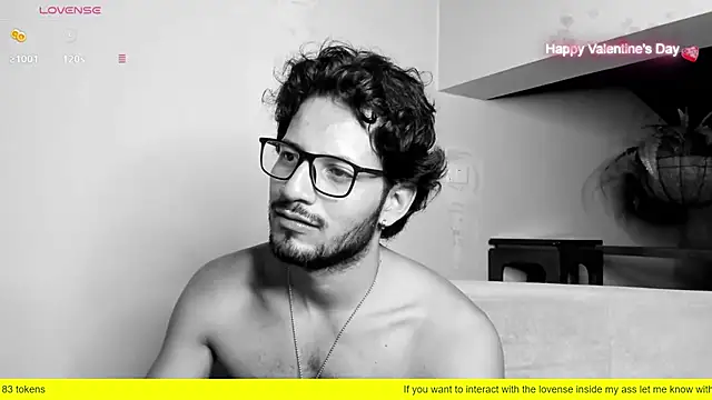 Nicholasrodrii online show from 16, 2, 2025