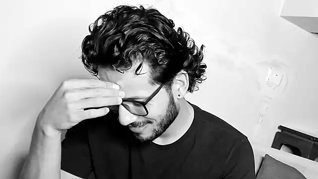 Nicholasrodrii online show from 24, 2, 2025