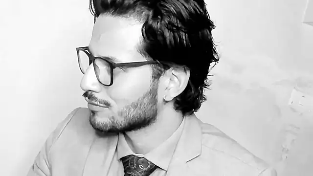 Nicholasrodrii online show from 6, 3, 2025