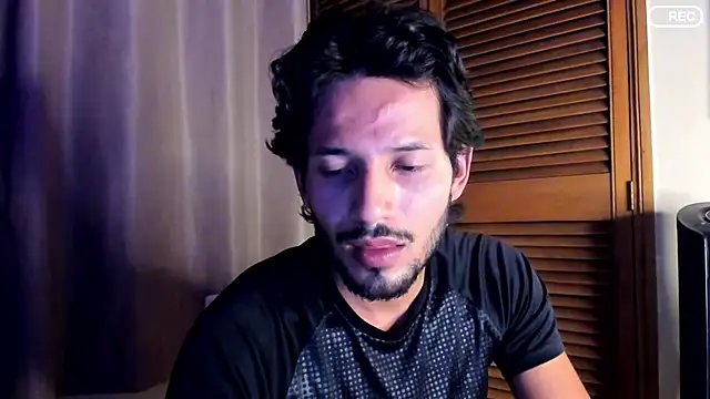 Nicholasrodrii online show from 10, 9, 2025