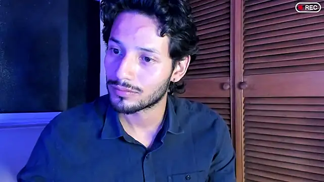 Nicholasrodrii online show from 16, 9, 2025