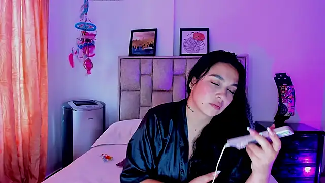 brianaGuzman online show from 4, 8, 2026