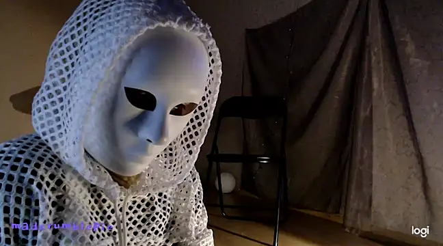 Snapshot of madcrumblepie chatting on 22, 12, 2024 madcrumblepie online show from 22, 12, 2024