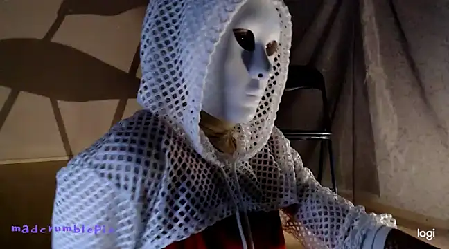 Snapshot of madcrumblepie chatting on 30, 12, 2024 madcrumblepie online show from 30, 12, 2024