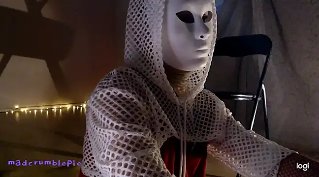 Snapshot of madcrumblepie chatting on 4, 1, 2025 madcrumblepie online show from 4, 1, 2025