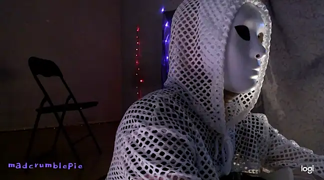 Snapshot of madcrumblepie chatting on 9, 1, 2025 madcrumblepie online show from 9, 1, 2025