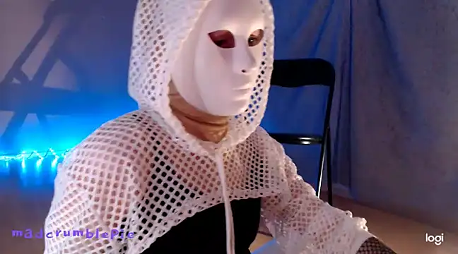 Snapshot of madcrumblepie chatting on 21, 2, 2025 madcrumblepie online show from 21, 2, 2025