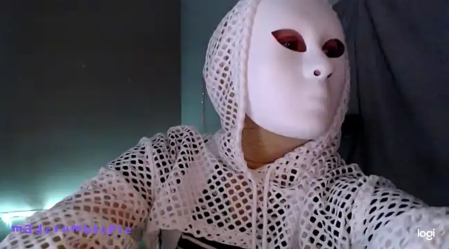 Snapshot of madcrumblepie chatting on 22, 2, 2025 madcrumblepie online show from 22, 2, 2025