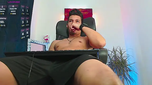 Snapshot of dirtyboy_23 chatting on 15, 10, 2025 dirtyboy 23 online show from 15, 10, 2025