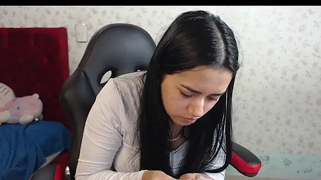 kayla k18 online show from 3, 10, 2025