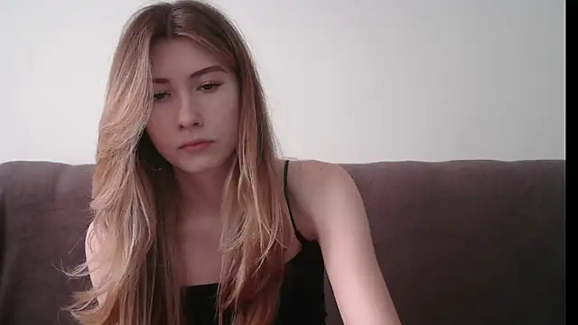 ErikaShyy online show from 13, 2, 2025