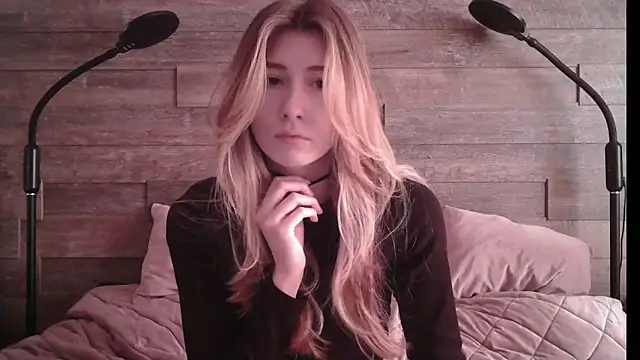 ErikaShyy online show from 26, 2, 2025