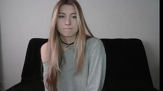 ErikaShyy online show from 13, 11, 2025