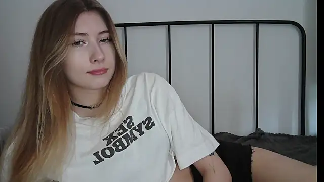 ErikaShyy online show from 24, 7, 2026