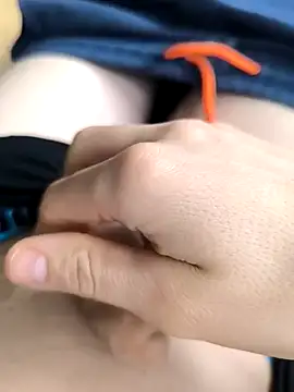 geilehecke1 online show from 1, 3, 2025