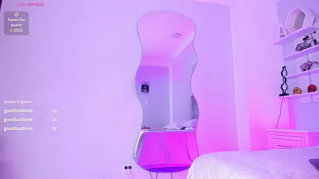 Snapshot of LiaFlowers chatting on 8, 12, 2024 LiaFlowers online show from 8, 12, 2024