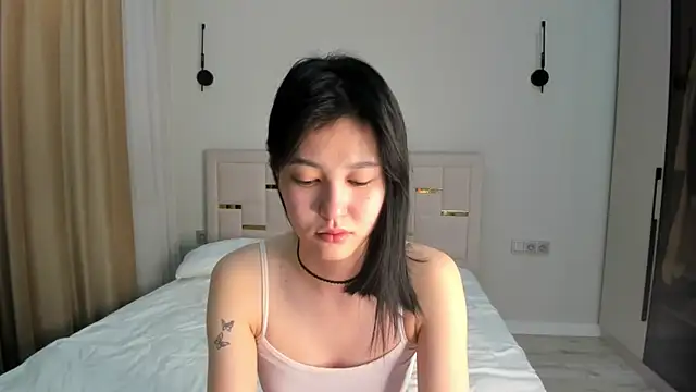 Lola Peach online show from 21, 2, 2026