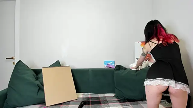 Lola Peach online show from 10, 7, 2026
