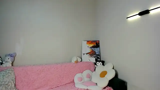 Lola Peach online show from 24, 7, 2026