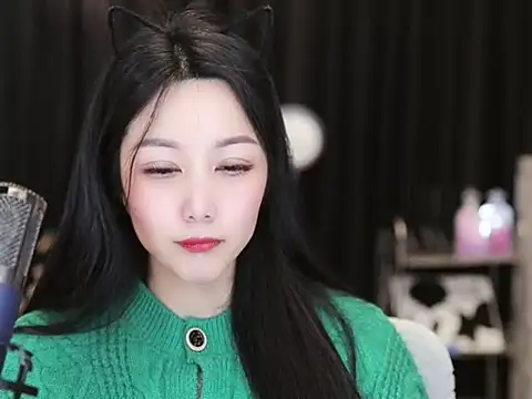 Nuyoah-77 online show from 17, 2, 2025