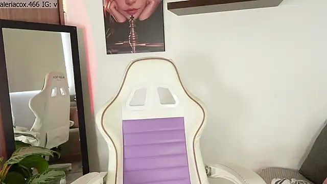 ValeriaCox online show from 28, 4, 2026