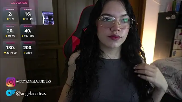 Snapshot of angela_cortes_ chatting on 26, 10, 2025 angela cortes online show from 26, 10, 2025