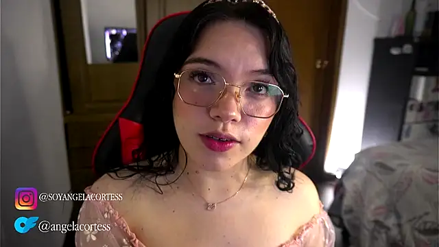Snapshot of angela_cortes_ chatting on 27, 10, 2025 angela cortes online show from 27, 10, 2025