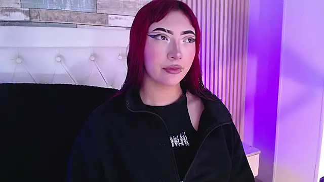 Snapshot of Mia_Rinn chatting on 4, 12, 2024 Mia Rinn online show from 4, 12, 2024