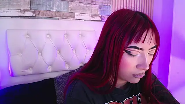 Snapshot of Mia_Rinn chatting on 7, 12, 2024 Mia Rinn online show from 7, 12, 2024