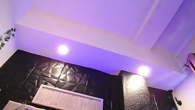 Snapshot of Mia_Rinn chatting on 9, 12, 2024 Mia Rinn online show from 9, 12, 2024