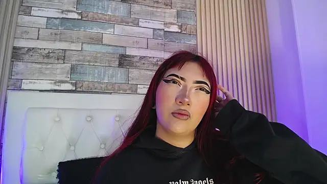 Snapshot of Mia_Rinn chatting on 11, 12, 2024 Mia Rinn online show from 11, 12, 2024