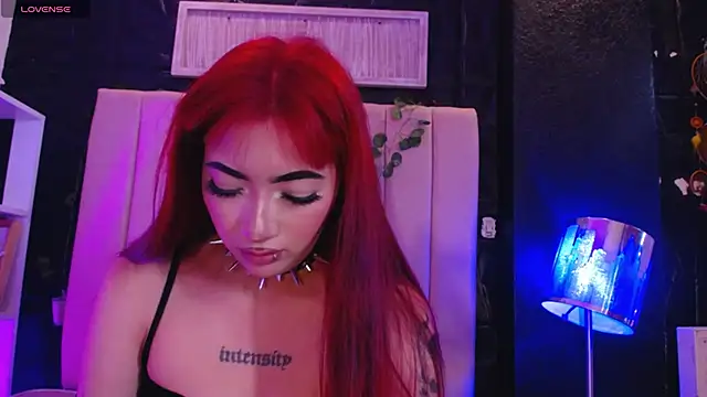 Snapshot of Mia_Rinn chatting on 24, 12, 2024 Mia Rinn online show from 24, 12, 2024