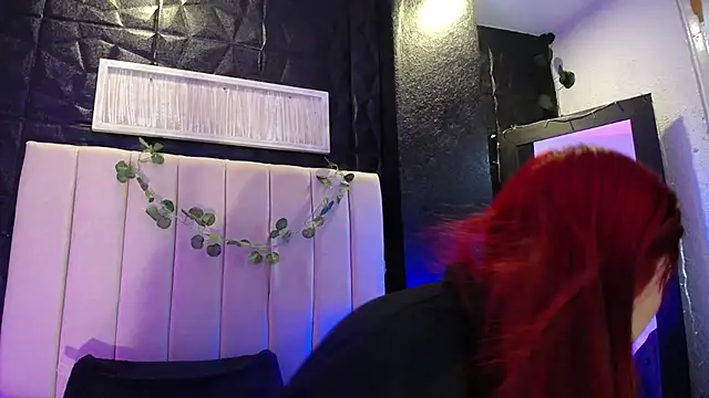 Snapshot of Mia_Rinn chatting on 27, 12, 2024 Mia Rinn online show from 27, 12, 2024