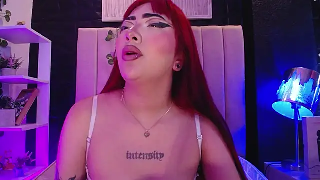 Snapshot of Mia_Rinn chatting on 30, 12, 2024 Mia Rinn online show from 30, 12, 2024