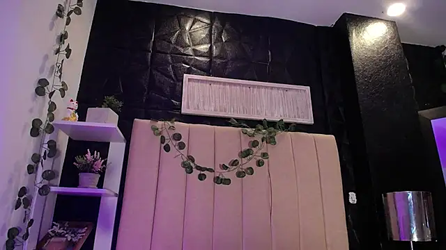 Snapshot of Mia_Rinn chatting on 22, 1, 2025 Mia Rinn online show from 22, 1, 2025