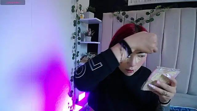 Snapshot of Mia_Rinn chatting on 24, 1, 2025 Mia Rinn online show from 24, 1, 2025