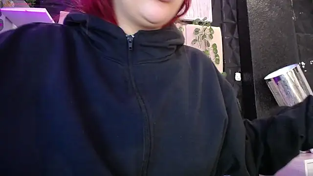 Snapshot of Mia_Rinn chatting on 12, 2, 2025 Mia Rinn online show from 12, 2, 2025