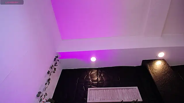 Snapshot of Mia_Rinn chatting on 12, 2, 2025 Mia Rinn online show from 12, 2, 2025