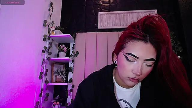 Snapshot of Mia_Rinn chatting on 12, 2, 2025 Mia Rinn online show from 12, 2, 2025