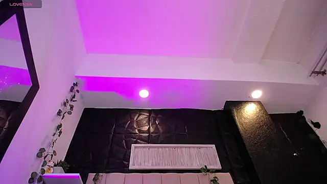 Snapshot of Mia_Rinn chatting on 14, 2, 2025 Mia Rinn online show from 14, 2, 2025